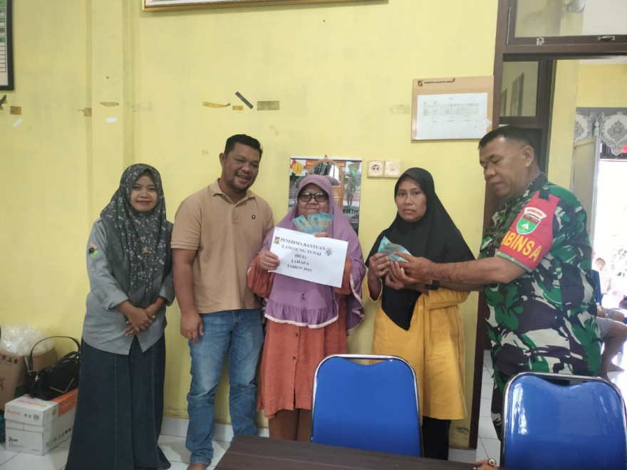 Pembagian Bantuan Langsung Tunai (BLT) Tahap 4 Desa Kijang Makmur